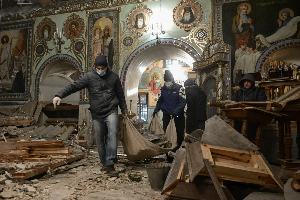 Une église en Ukraine bombardée par la Russie